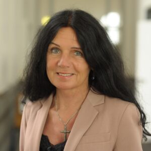 Prof. Dr. theol. Elisabeth Jünemann